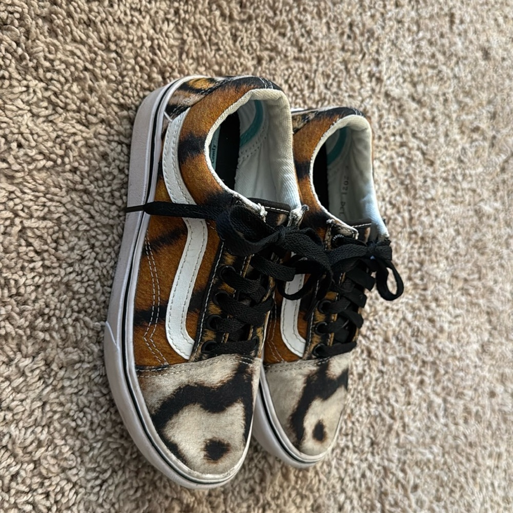 Vans X Discovery Project CAT ComfyCush Tiger Sneakers Sz 2.5 Youth